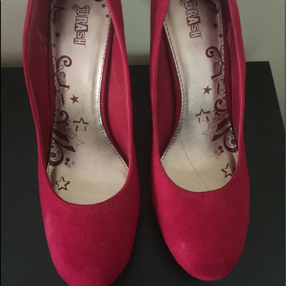 Red brash heels 👠😍